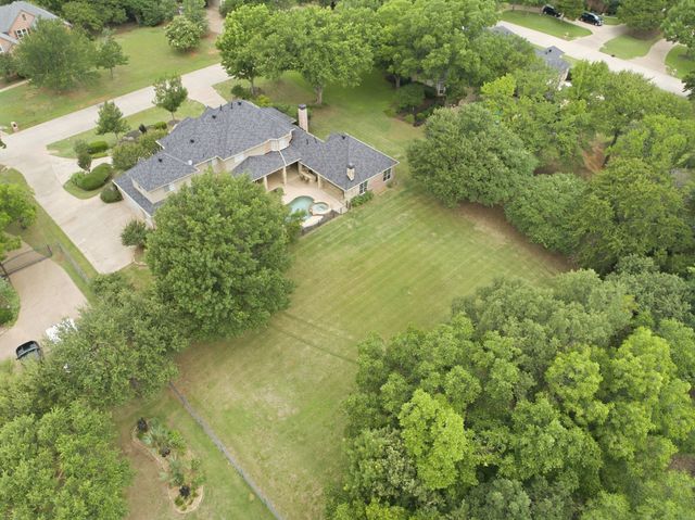 303 Highland Court, Double Oak, TX 75077