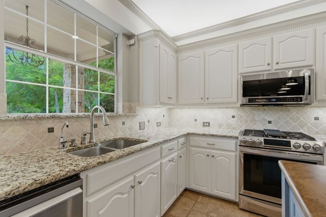 303 Highland Court, Double Oak, TX 75077