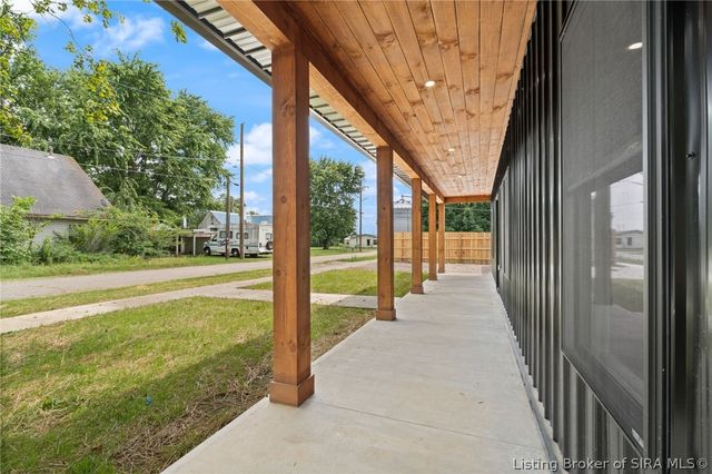 214 W 2nd Street, Campbellsburg, IN 47108