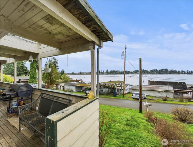 6807 Totem Beach Loop Road, Tulalip, WA 98270