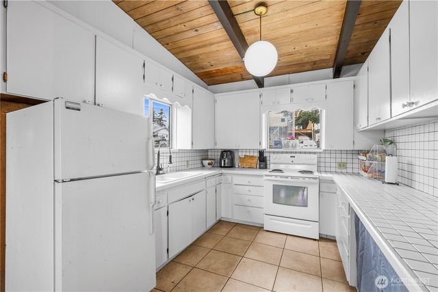 6807 Totem Beach Loop Road, Tulalip, WA 98270