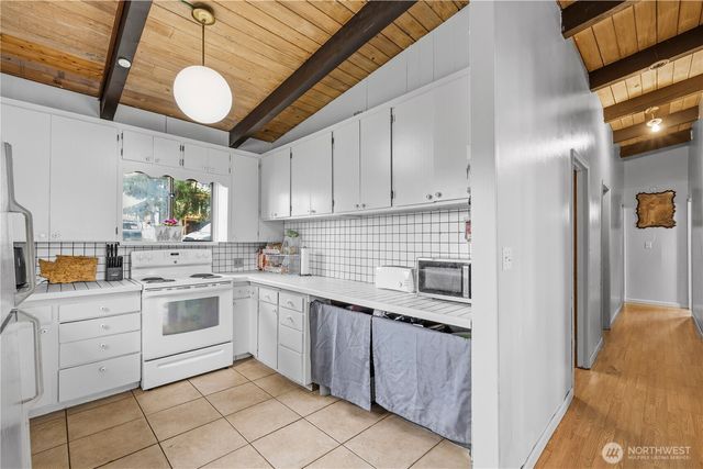 6807 Totem Beach Loop Road, Tulalip, WA 98270