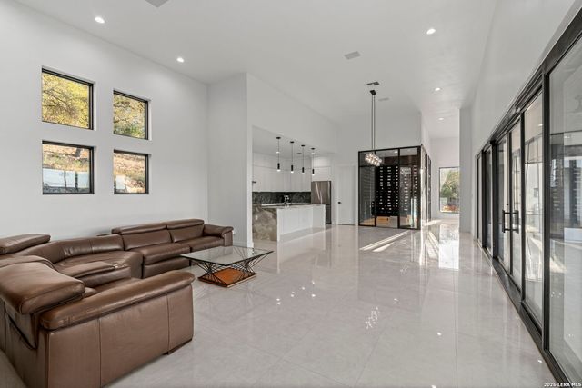 25424 Fairway Vw, San Antonio, TX 78260