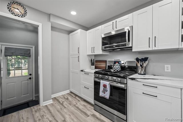 803 Oakridge Avenue, Royal Oak, MI 48067