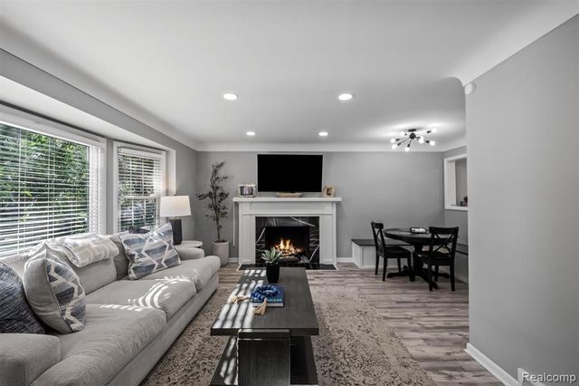 803 Oakridge Avenue, Royal Oak, MI 48067