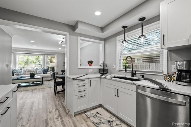 803 Oakridge Avenue, Royal Oak, MI 48067