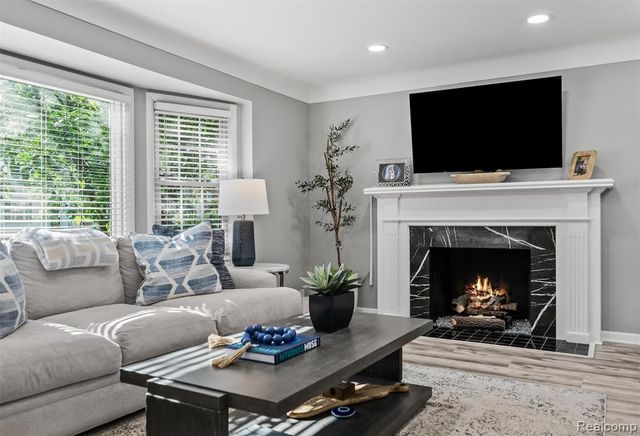803 Oakridge Avenue, Royal Oak, MI 48067