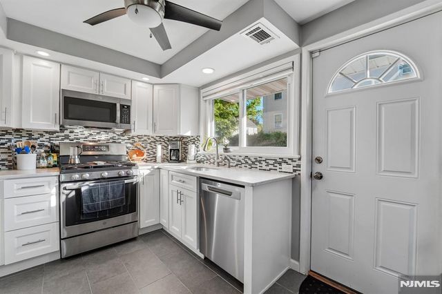 230 Lafayette Place 4D, Englewood, NJ 07631