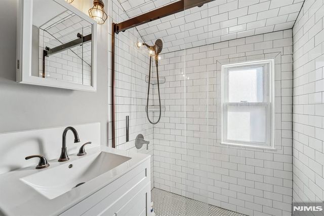 230 Lafayette Place 4D, Englewood, NJ 07631