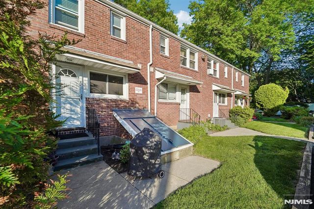230 Lafayette Place 4D, Englewood, NJ 07631