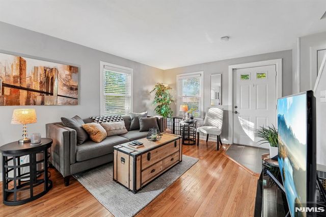230 Lafayette Place 4D, Englewood, NJ 07631