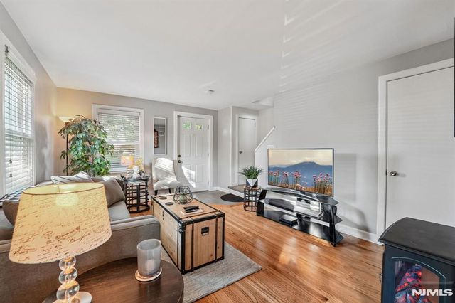 230 Lafayette Place 4D, Englewood, NJ 07631