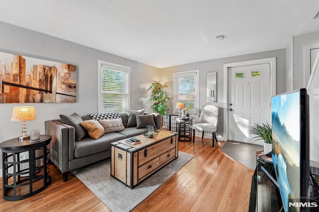 230 Lafayette Place 4D, Englewood, NJ 07631