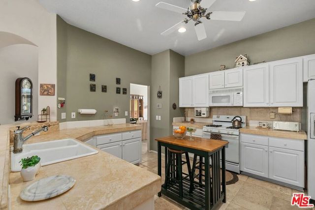 435 Rembrandt Drive, Corona, CA 92882