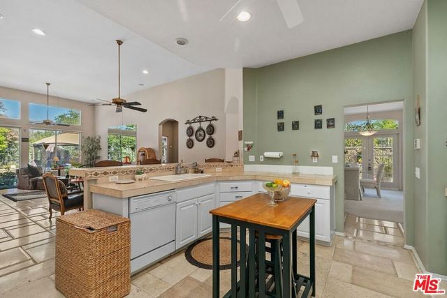 435 Rembrandt Drive, Corona, CA 92882