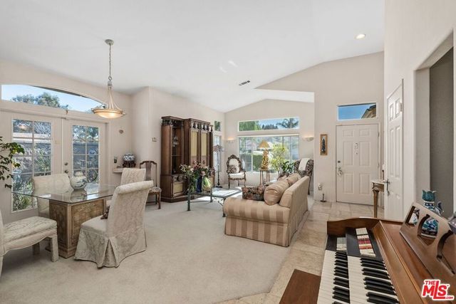 435 Rembrandt Drive, Corona, CA 92882