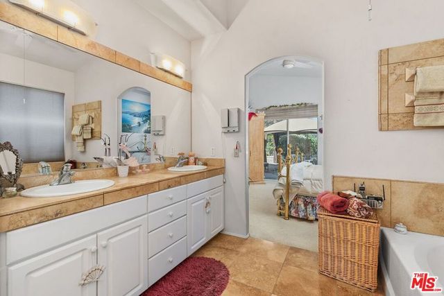 435 Rembrandt Drive, Corona, CA 92882