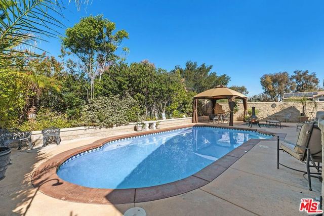 435 Rembrandt Drive, Corona, CA 92882