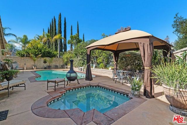 435 Rembrandt Drive, Corona, CA 92882