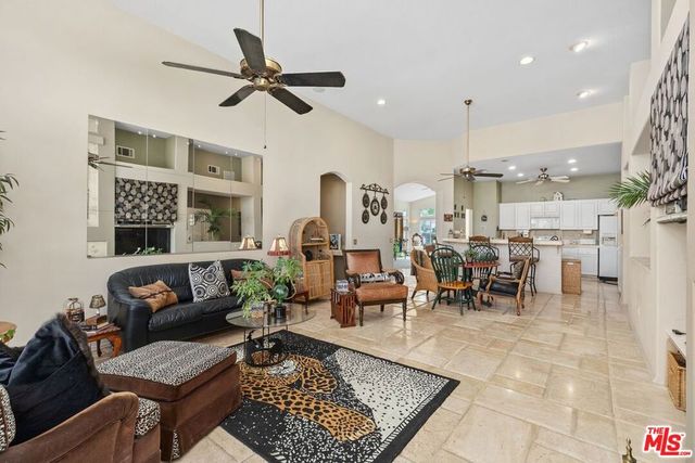 435 Rembrandt Drive, Corona, CA 92882