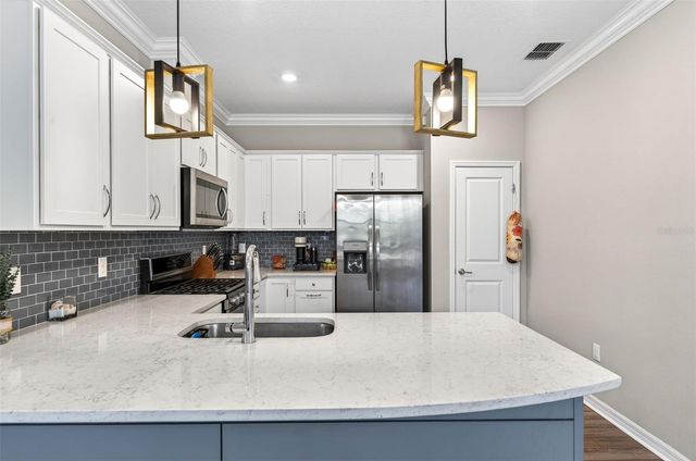 6427 MOORING LINE CIRCLE, Apollo Beach, FL 33572