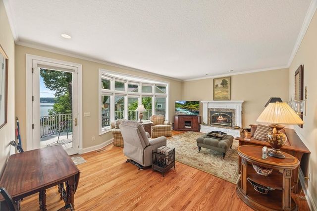 31 Markham Ter, Crossville, TN 38558