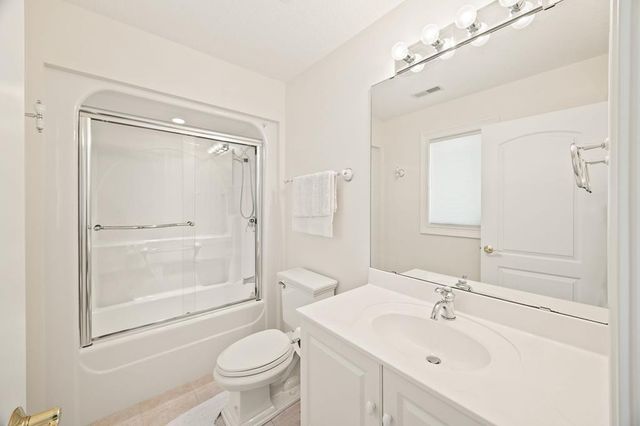 31 Markham Ter, Crossville, TN 38558