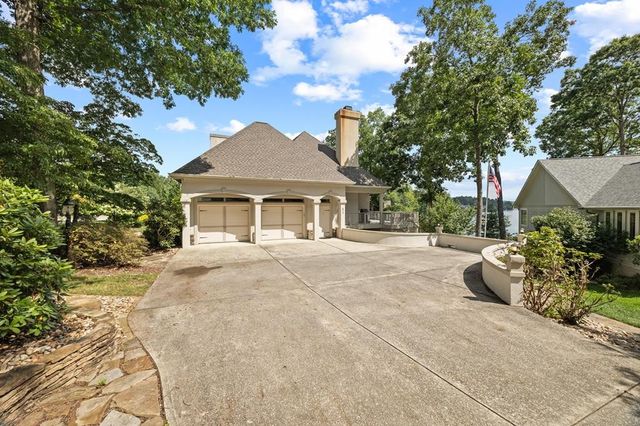 31 Markham Ter, Crossville, TN 38558