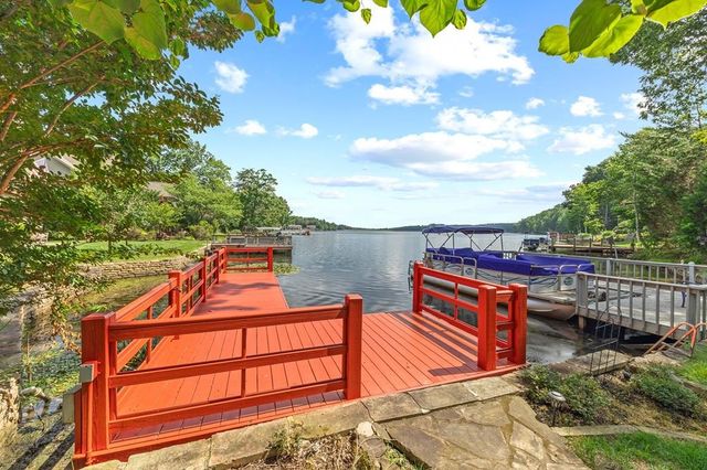 31 Markham Ter, Crossville, TN 38558