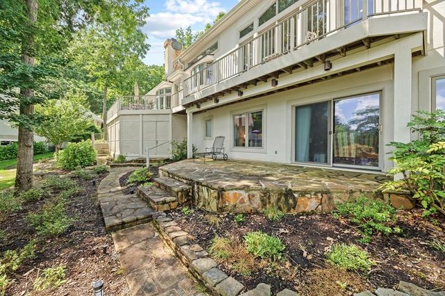 31 Markham Ter, Crossville, TN 38558