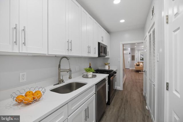 1221 I ST NE, Washington, DC 20002