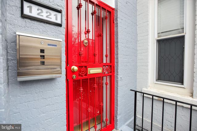 1221 I ST NE, Washington, DC 20002