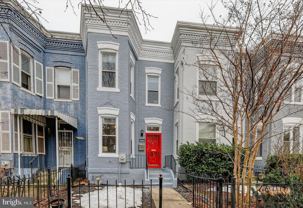 1221 I ST NE, Washington, DC 20002