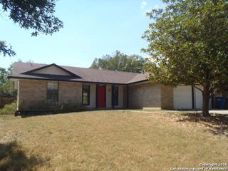 923 Springhill Dr, New Braunfels, TX 78130