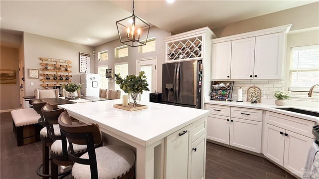2421 Sandpiper Avenue, Mcallen, TX 78504
