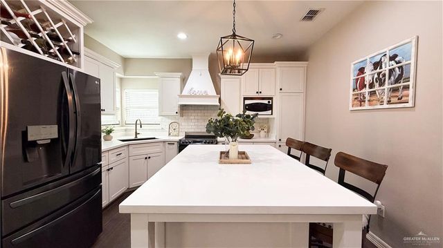 2421 Sandpiper Avenue, Mcallen, TX 78504