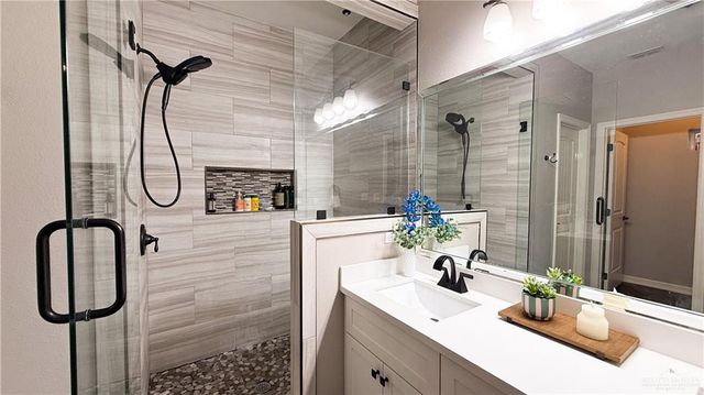 2421 Sandpiper Avenue, Mcallen, TX 78504