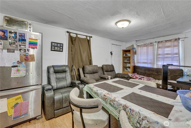 2820 29th Avenue S, Seattle, WA 98144