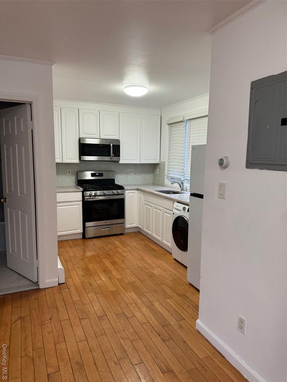 47-25 208 1F, Bayside, NY 11361