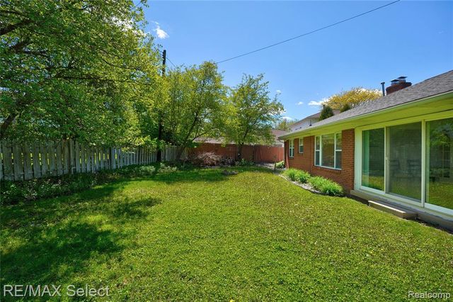 3441 Hawthorne Drive, Flint, MI 48503