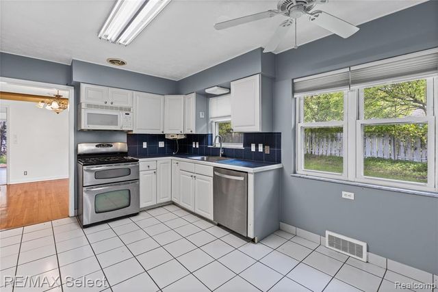 3441 Hawthorne Drive, Flint, MI 48503