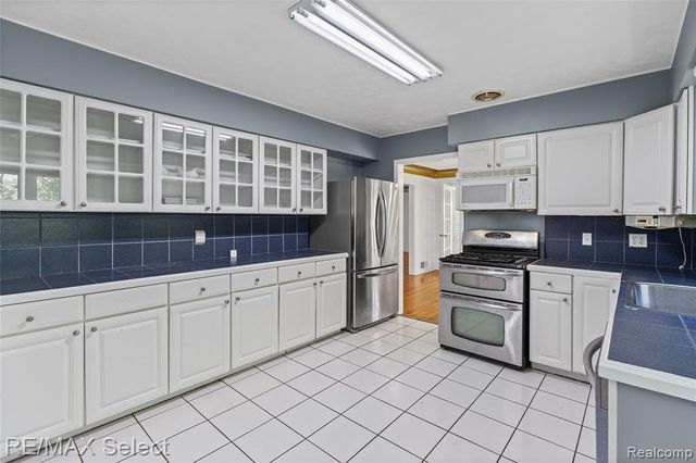 3441 Hawthorne Drive, Flint, MI 48503