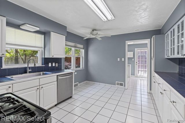 3441 Hawthorne Drive, Flint, MI 48503