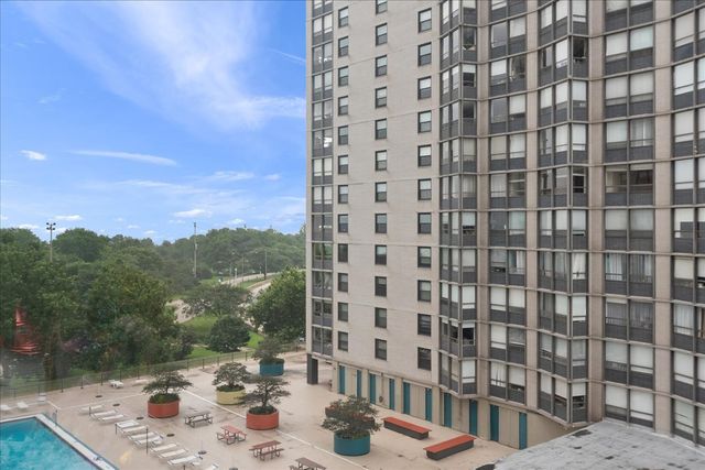 5701 N Sheridan Road 7A, Chicago, IL 60660