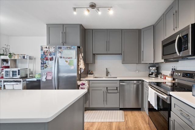 5701 N Sheridan Road 7A, Chicago, IL 60660