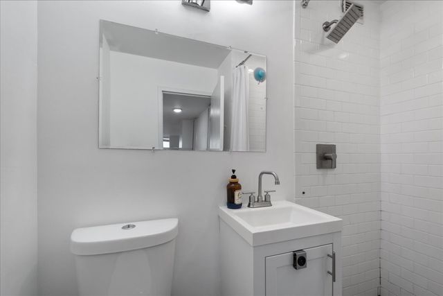 5701 N Sheridan Road 7A, Chicago, IL 60660
