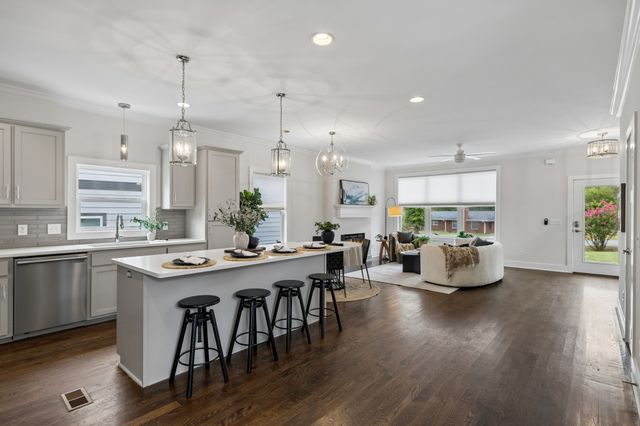 2610 Brittany Dr, Nashville, TN 37206