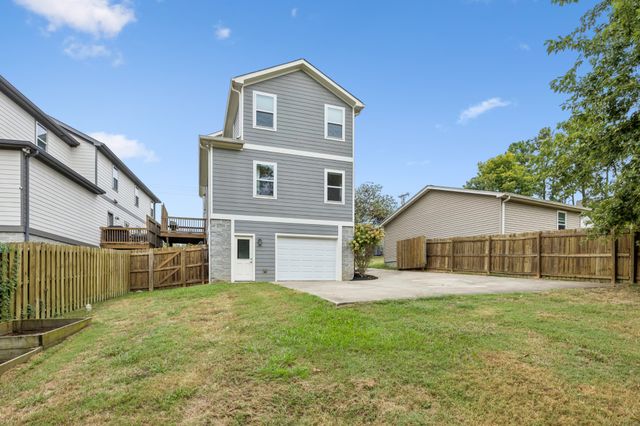 2610 Brittany Dr, Nashville, TN 37206