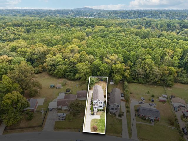 2610 Brittany Dr, Nashville, TN 37206