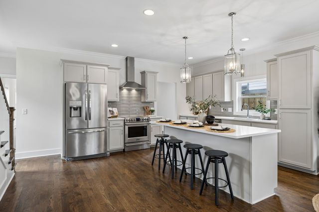 2610 Brittany Dr, Nashville, TN 37206